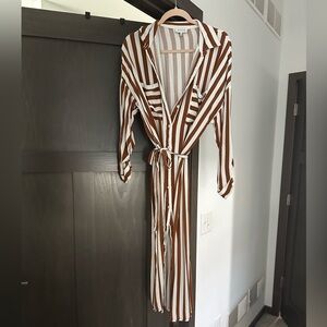 Vivi dolls white and camel striped button up dress. Size large